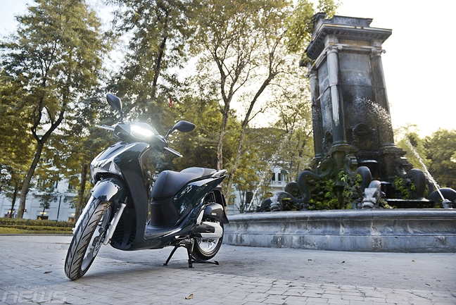 Honda SH 150 ABS: Sức hấp dẫn từ những nghịch lý
