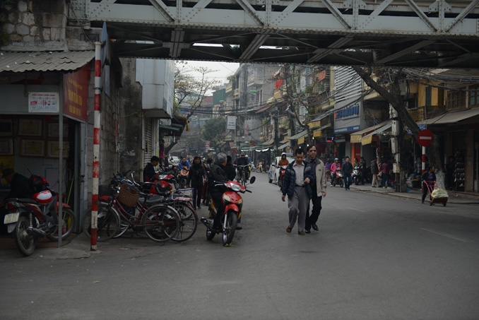 tra lai via he cho nguoi di bo tai ha noi coc van nhay khoi dia