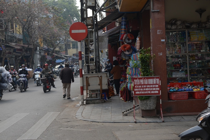 tra lai via he cho nguoi di bo tai ha noi coc van nhay khoi dia