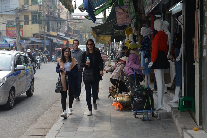 tra lai via he cho nguoi di bo tai ha noi coc van nhay khoi dia