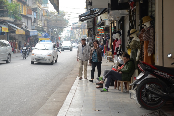 tra lai via he cho nguoi di bo tai ha noi coc van nhay khoi dia