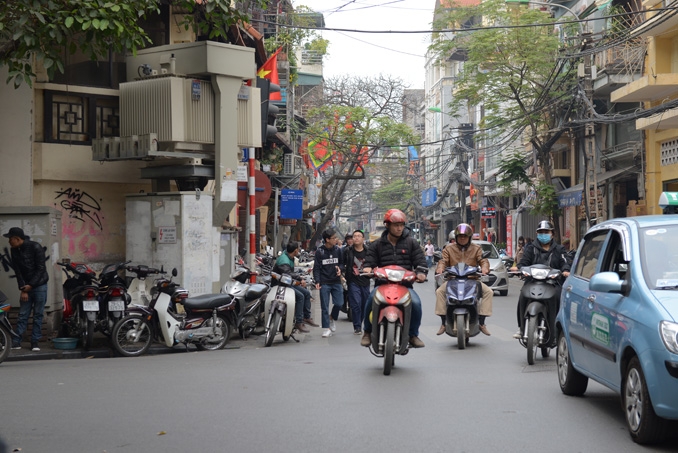 tra lai via he cho nguoi di bo tai ha noi coc van nhay khoi dia