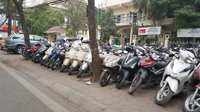 tra lai via he cho nguoi di bo tai ha noi coc van nhay khoi dia