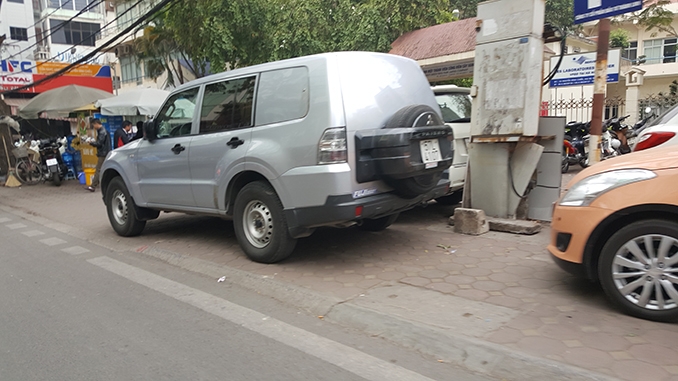 tra lai via he cho nguoi di bo tai ha noi coc van nhay khoi dia