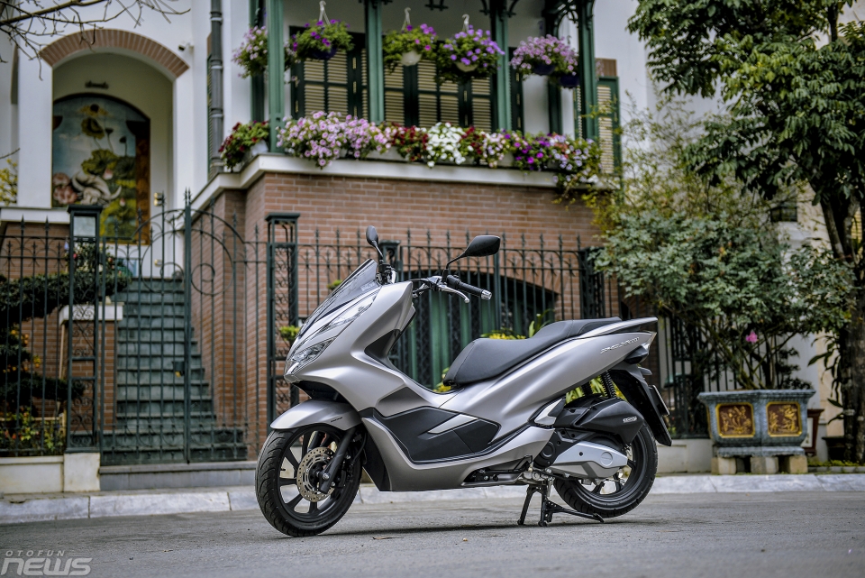 trai nghiem nhanh saloon duong pho honda pcx 150