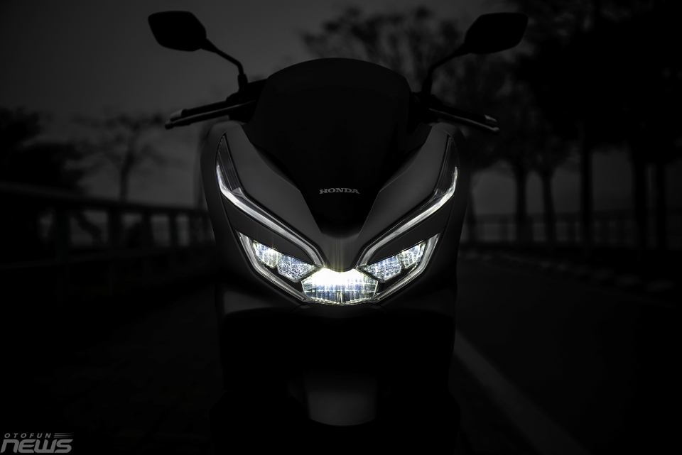 trai nghiem nhanh saloon duong pho honda pcx 150