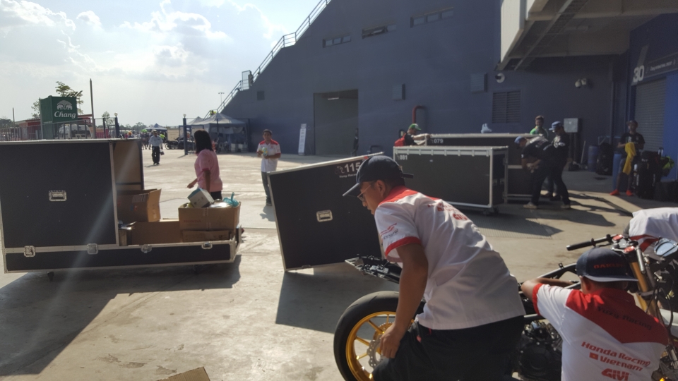 Hành trình theo những tay đua Việt Nam ra đấu trường quốc tế hanh trinh theo nhung tay dua viet nam ra dau truong quoc te