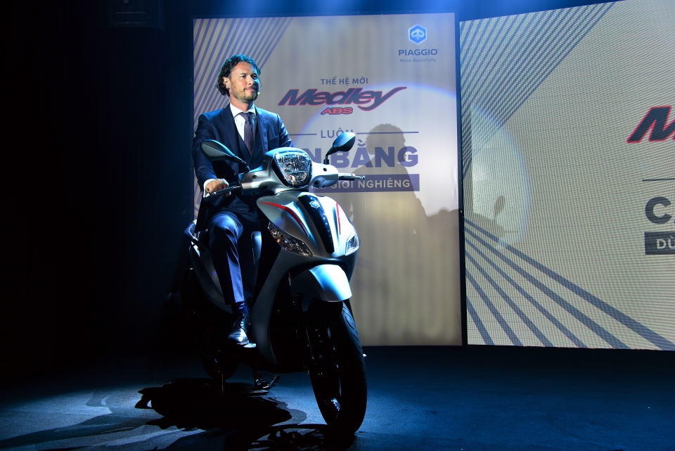 piaggio medley abs 2018 dep hon hoan thien hon