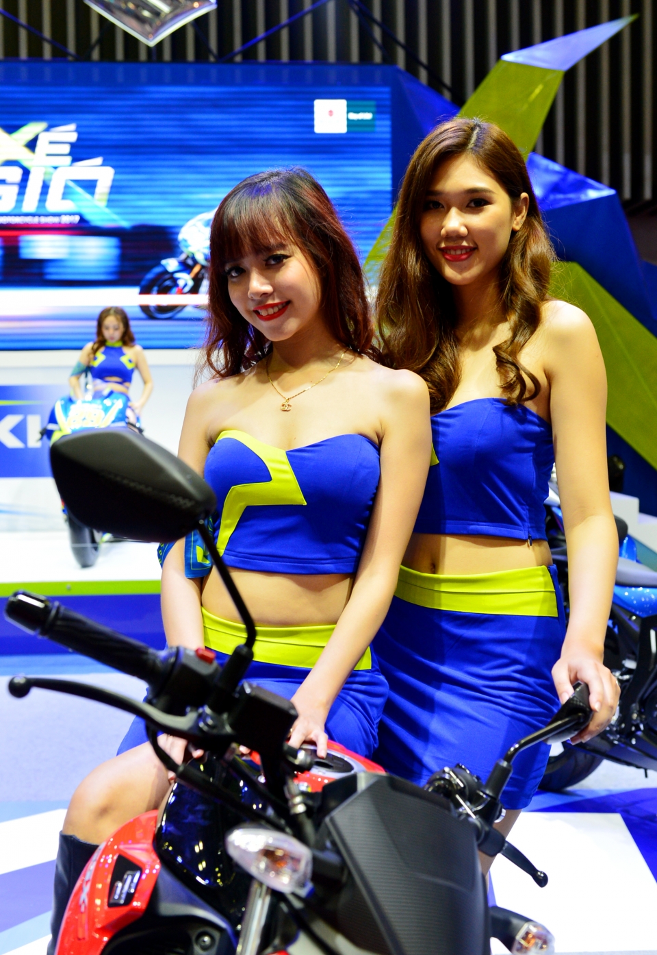 vmcs 2017 nguoi dep ben nhung chiec xe 2 banh