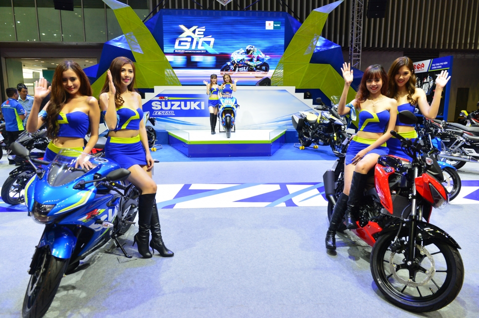 vmcs 2017 xe the thao co nho suzuki gsx r150 va gsx s150 gay chu y