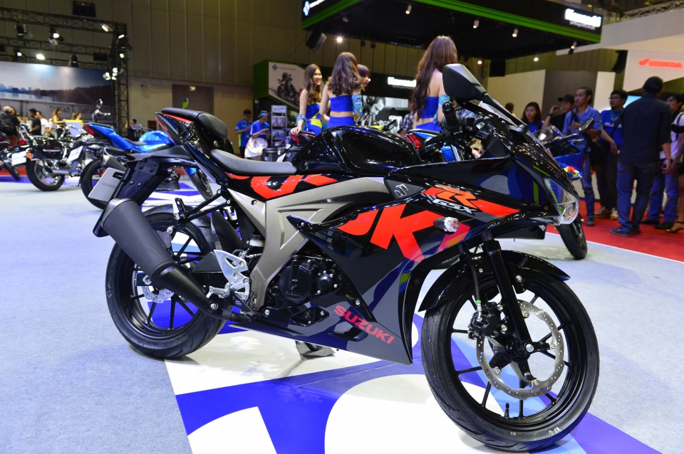 vmcs 2017 xe the thao co nho suzuki gsx r150 va gsx s150 gay chu y