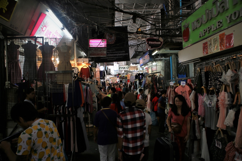 cho troi bangkok thien duong mua sam va am thuc chatuchak