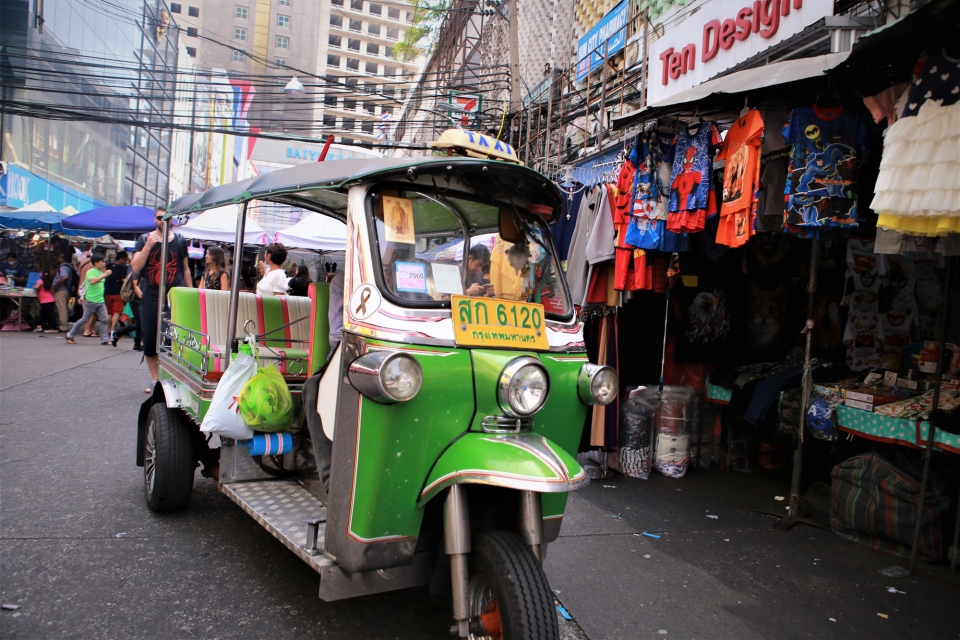 cho troi bangkok thien duong mua sam va am thuc chatuchak