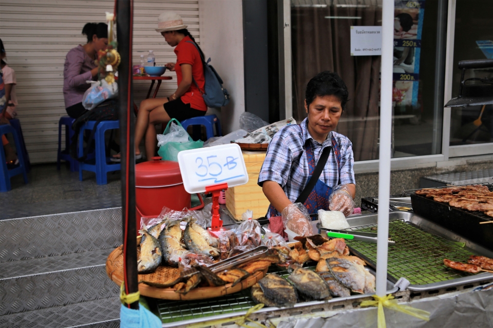 cho troi bangkok thien duong mua sam va am thuc chatuchak