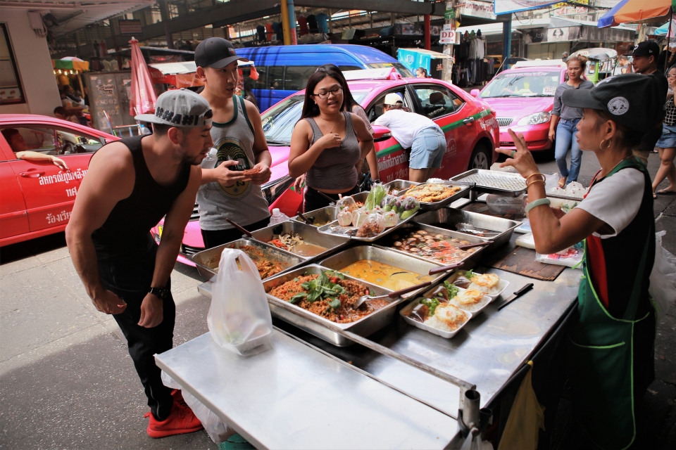 cho troi bangkok thien duong mua sam va am thuc chatuchak