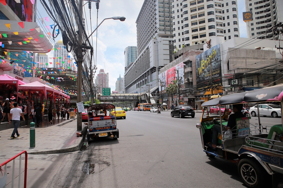 cho troi bangkok thien duong mua sam va am thuc chatuchak