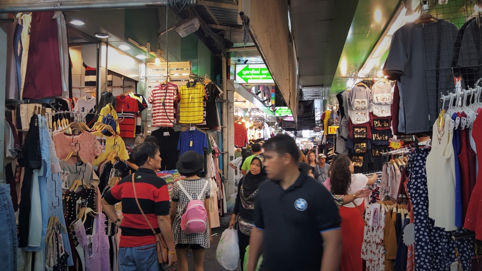 cho troi bangkok thien duong mua sam va am thuc chatuchak