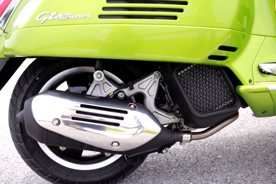 he lo nhung hinh anh dau tien cua vespa gts 2017