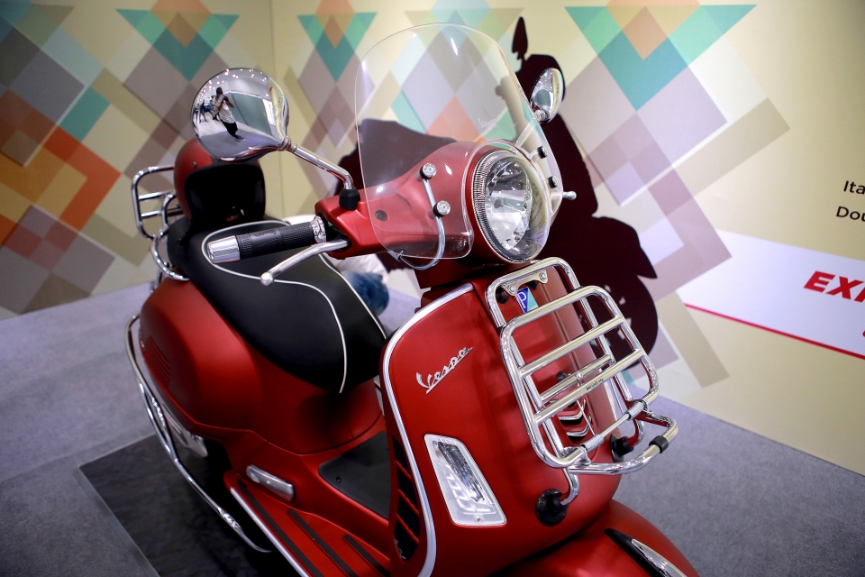 he lo nhung hinh anh dau tien cua vespa gts 2017