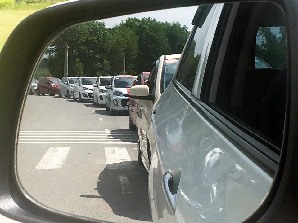 Màn xếp xe kỷ niệm sinh nhật lần thứ 6 hoành tráng của CLB KIA Morning OTOFUN man xep xe ky niem sinh nhat lan thu 6 hoanh trang cua clb kia morning otofun