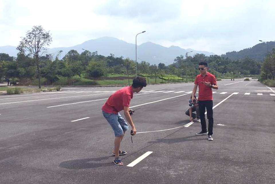 Màn xếp xe kỷ niệm sinh nhật lần thứ 6 hoành tráng của CLB KIA Morning OTOFUN man xep xe ky niem sinh nhat lan thu 6 hoanh trang cua clb kia morning otofun