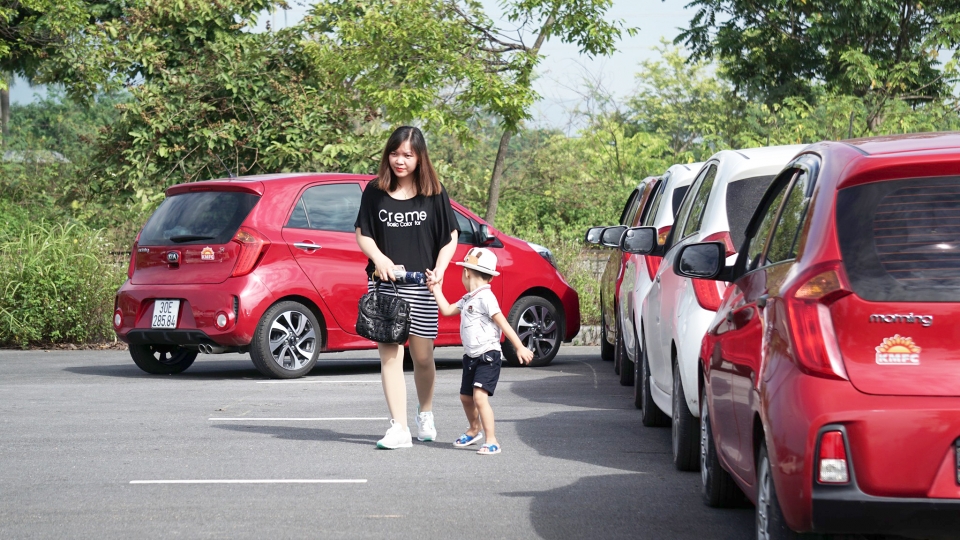 Màn xếp xe kỷ niệm sinh nhật lần thứ 6 hoành tráng của CLB KIA Morning OTOFUN man xep xe ky niem sinh nhat lan thu 6 hoanh trang cua clb kia morning otofun