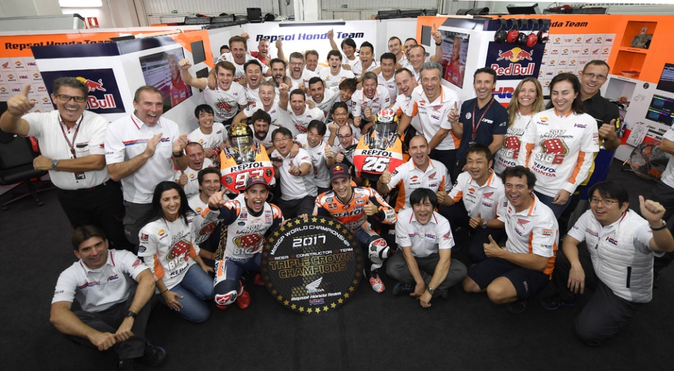 Tay đua Tây Ban Nha Marc Marquez lên ngôi Vô địch mùa giải MotoGP 2017 tại quê nhà tay dua tay ban nha marc marquez len ngoi vo dich mua giai motogp 2017 tai que nha