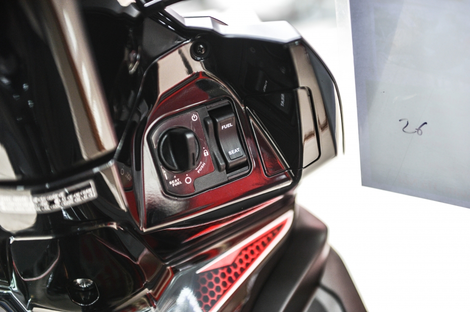 honda air blade 2018 uu the tuyet doi nho dung hoa cong nang va phong cach