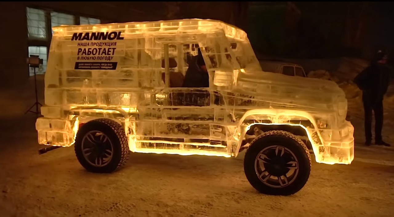Dân chơi Nga chế tạo xe Mercedes G-Wagon bằng băng đá Dân chơi Nga chế tạo xe Mercedes G-Wagon bằng băng đá