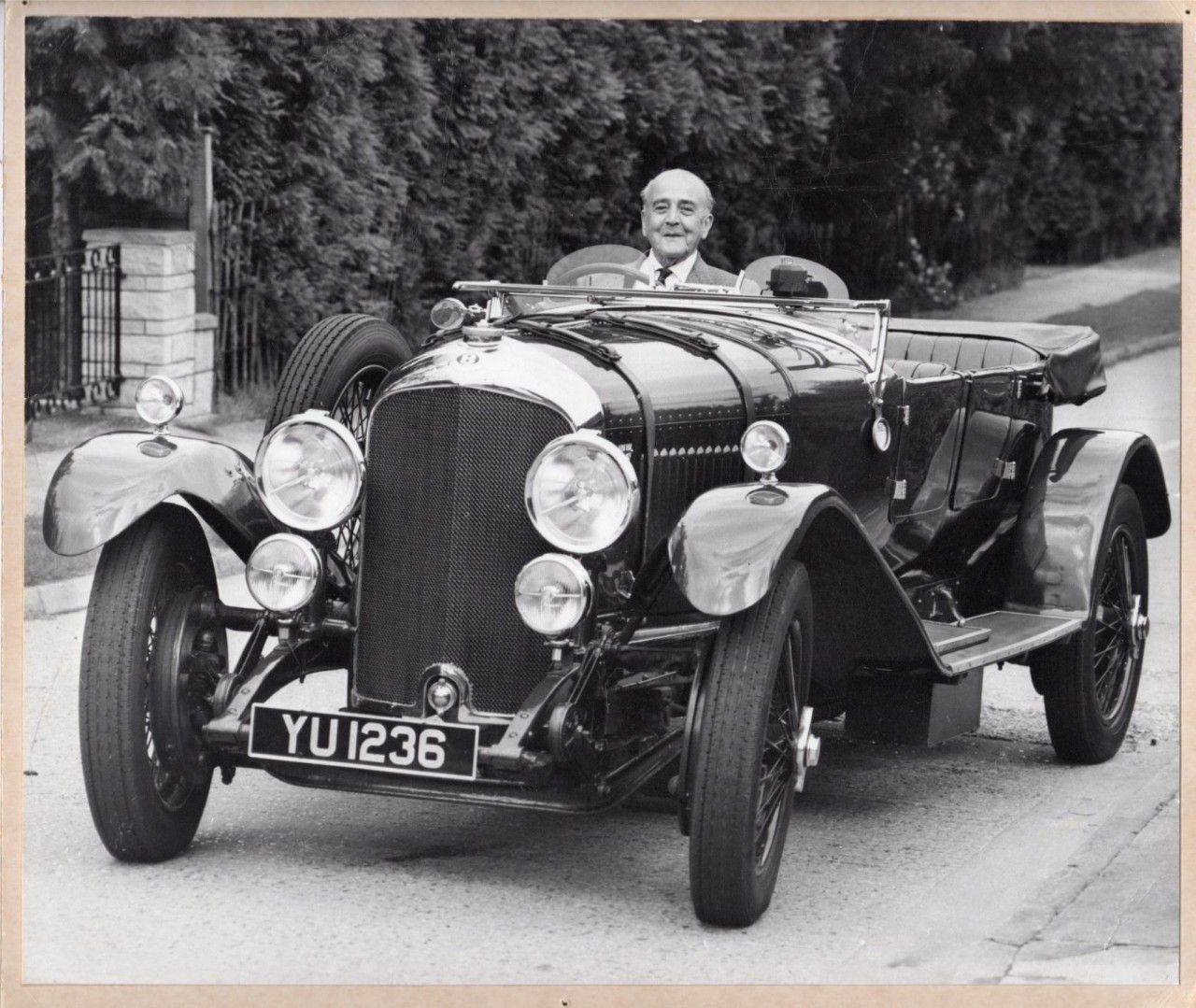 Lược sử Bentley - Chương 2: Huyền thoại bắt đầu Lược sử Bentley - Chương 2: Huyền thoại bắt đầu