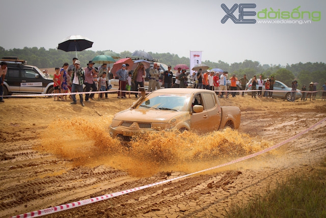 voc 2015 hanh trinh chinh phuc ngoi vuong cua mitsubishi triton