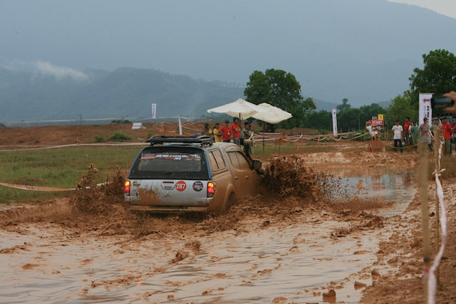 voc 2015 hanh trinh chinh phuc ngoi vuong cua mitsubishi triton