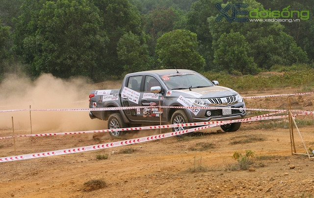 voc 2015 hanh trinh chinh phuc ngoi vuong cua mitsubishi triton