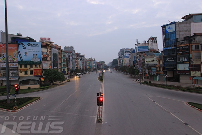 pho xa thu do thong thoang trong sang dau nam