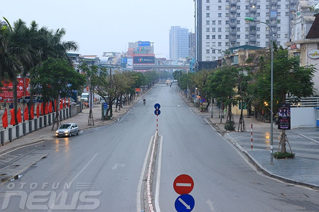 pho xa thu do thong thoang trong sang dau nam