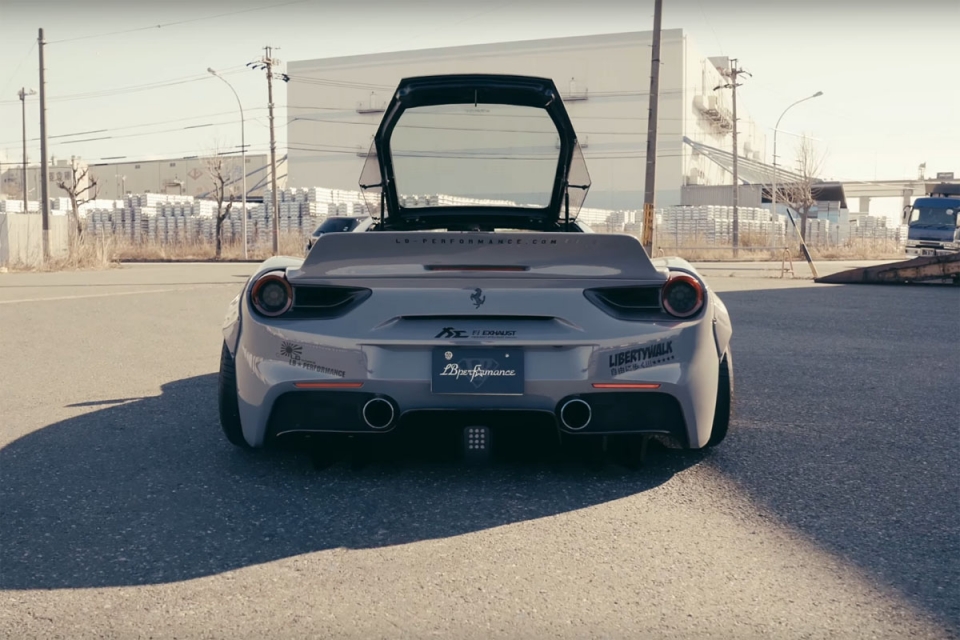 Xem Ferrari 488 GTB "biến hình" qua tay Liberty Walk xem ferrari 488 gtb bien hinh qua tay liberty walk
