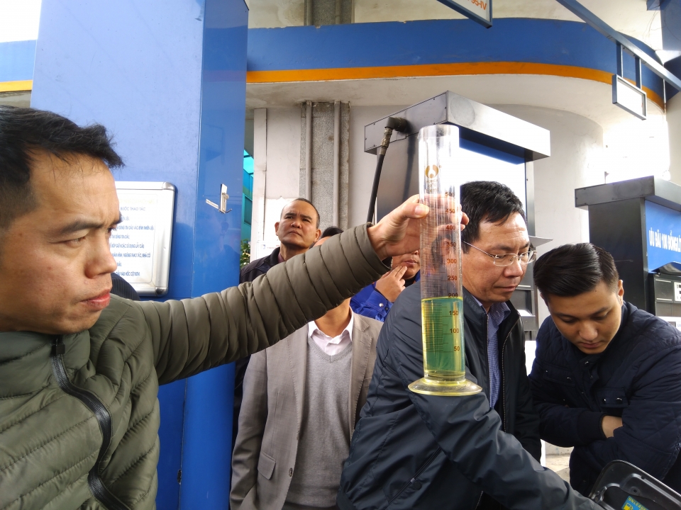Petrolimex hoàn toàn không gian lận trong vụ việc bơm xăng petrolimex hoan toan khong gian lan trong vu viec bom xang hon 79 lit