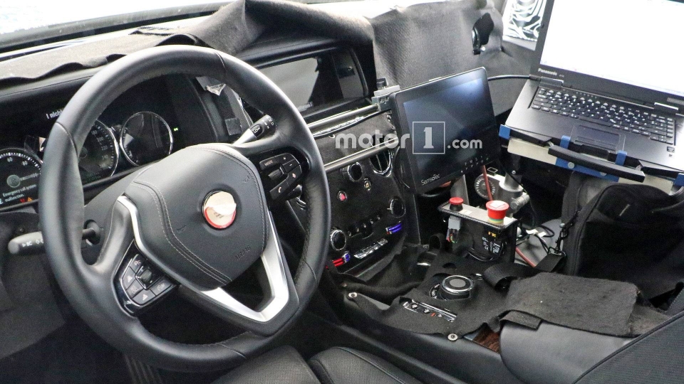 Xe gầm cao Rolls Royce Cullinan sẽ ra mắt vào mùa hè này xe gam cao rolls royce cullinan se ra mat vao mua he nay