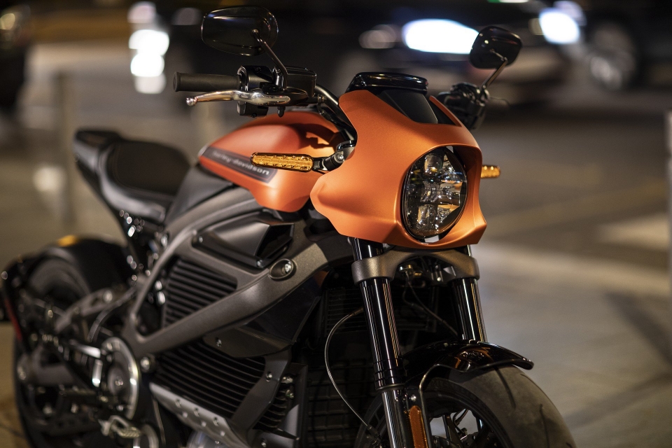 Mô tô điện Harley-Davidson LiveWire có giá bán gần 30.000 USD mo to dien harley davidson livewire co gia ban gan 30000 usd