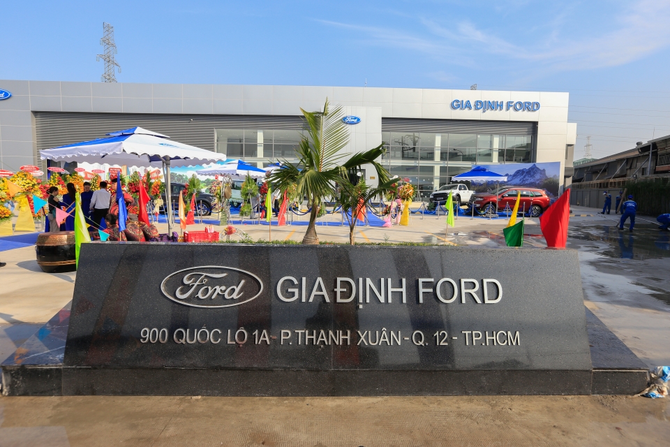 ford khai truong dai ly chinh hang thu 40 o viet nam