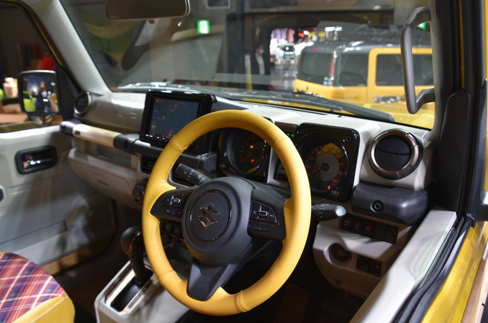 Bộ đôi Suzuki Jimny cực "chất" tại triển lãm xe độ Tokyo bo doi suzuki jimny cuc chat tai trien lam xe do tokyo