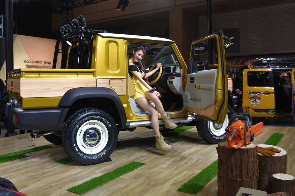 Bộ đôi Suzuki Jimny cực "chất" tại triển lãm xe độ Tokyo bo doi suzuki jimny cuc chat tai trien lam xe do tokyo