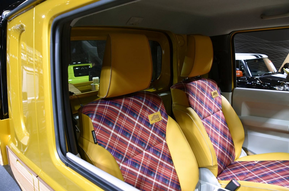 Bộ đôi Suzuki Jimny cực "chất" tại triển lãm xe độ Tokyo bo doi suzuki jimny cuc chat tai trien lam xe do tokyo