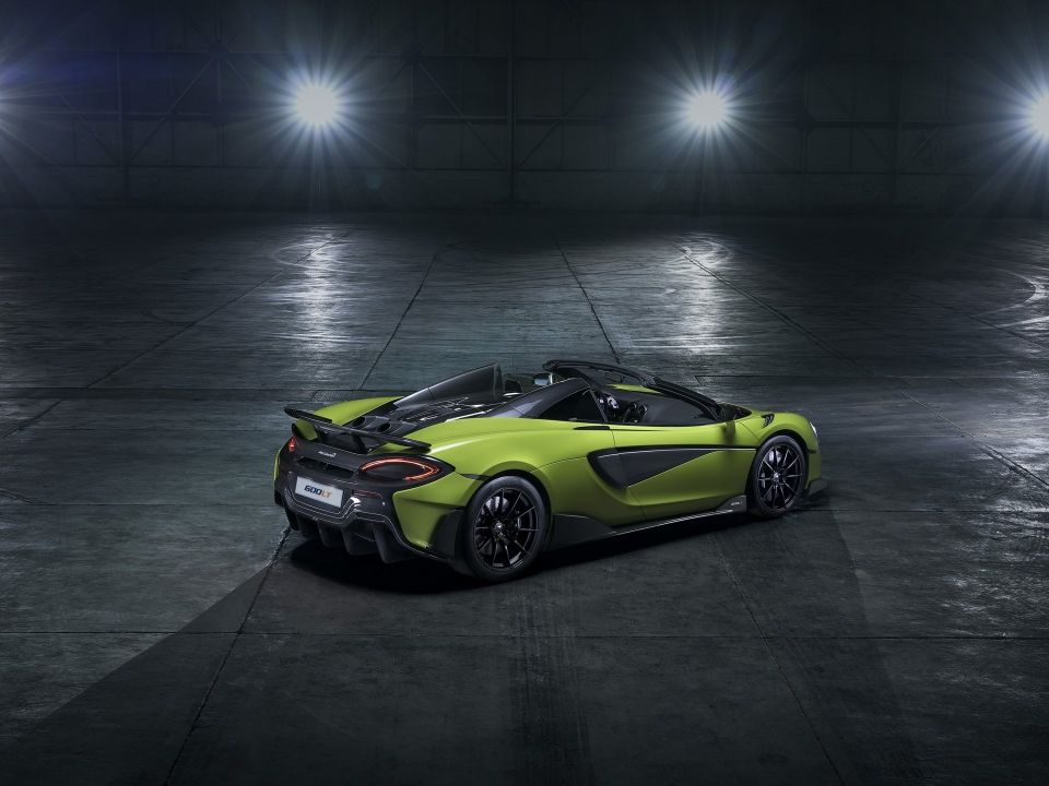 Siêu xe thể thao mui trần McLaren 600LT Spider có giá 265.500 USD sieu xe the thao mui tran mclaren 600lt spider co gia 265500 usd