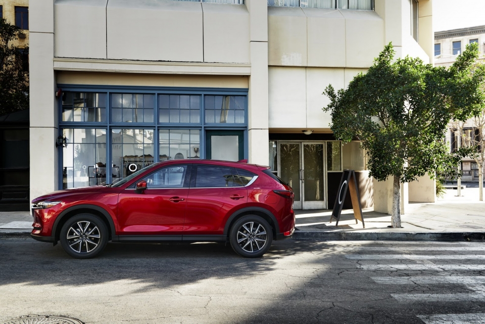 geneva 2017 mazda se trinh lang cx 5 cx 3 va mazda2 the he moi
