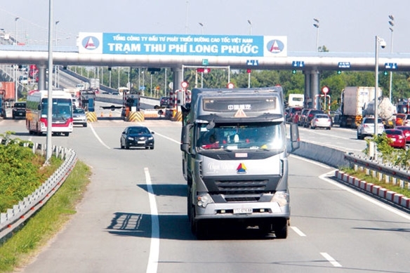 co nen thu phi cao toc theo gio cao diem thap diem