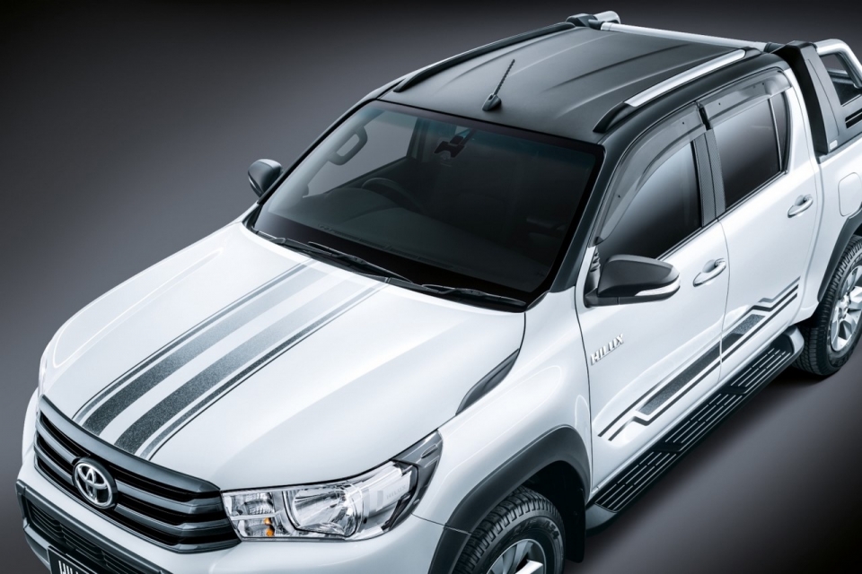 Toyota giới thiệu Hilux 2017 phiên bản giới hạn ở Malaysia toyota gioi thieu hilux 2017 phien ban gioi han o malaysia