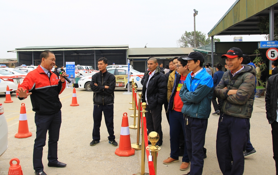 Toyota phát động chiến dịch tuyên truyền ATGT "Lái xe an toàn, cuộc sống an vui" toyota phat dong chien dich tuyen truyen atgt lai xe an toan cuoc song an vui