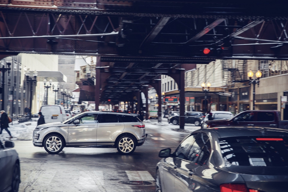 range rover evoque 2020 co gia tu 42650 usd tai my