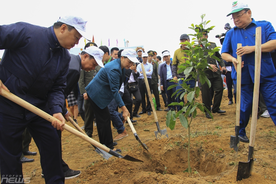Toyota Việt Nam đồng hành cùng Tết Trồng cây xuân Kỷ Hợi 2019 toyota viet nam dong hanh cung tet trong cay xuan ky hoi 2019